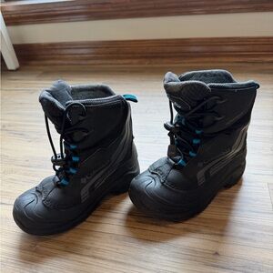 Columbia Big Kids Bugaboot Plus V Omni-Heat Boot size 1 Snowboot Black Snowshoes